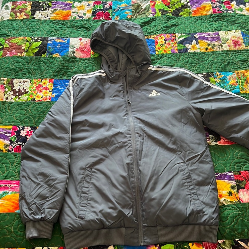Adidas young mens x large light puff jacket